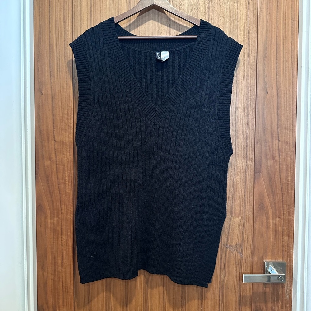 Black Ribbed Knit Sleeveless Sweater Vest
